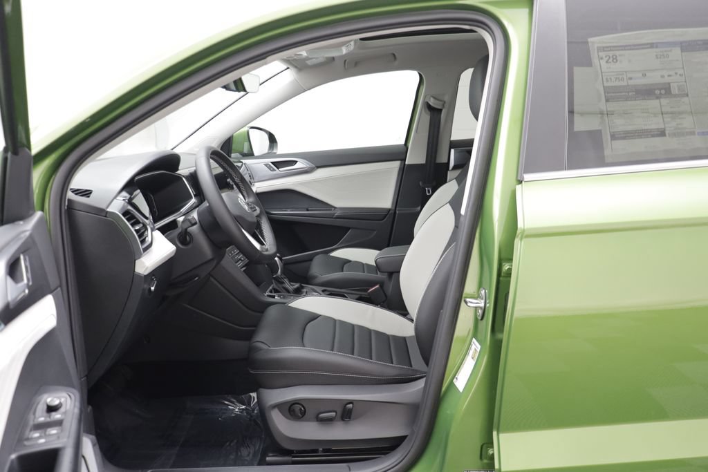 New 2026 Volkswagen Taos SEL AWD/4WD image 6
