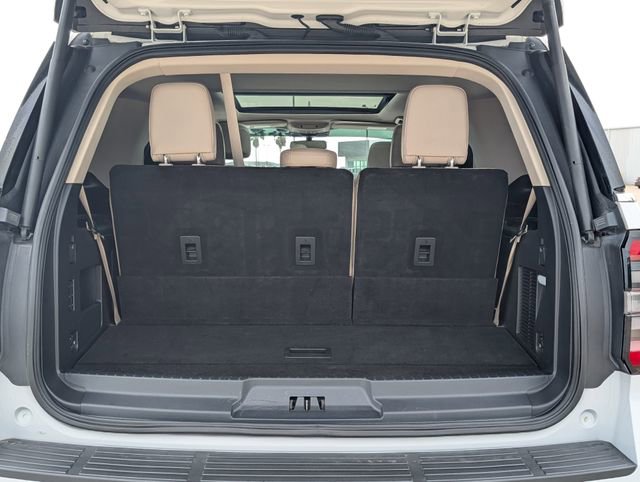 Used 2022 Ford Expedition Limited image 28