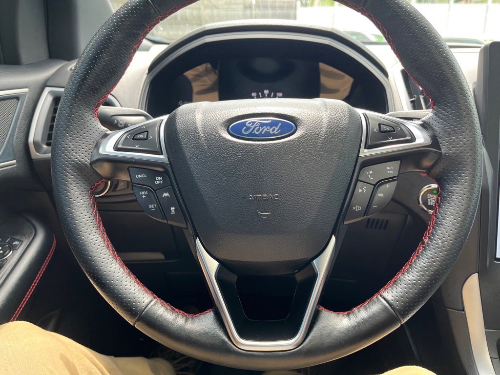 Used 2024 Ford Edge ST-Line w/ Cold Weather Package image 26