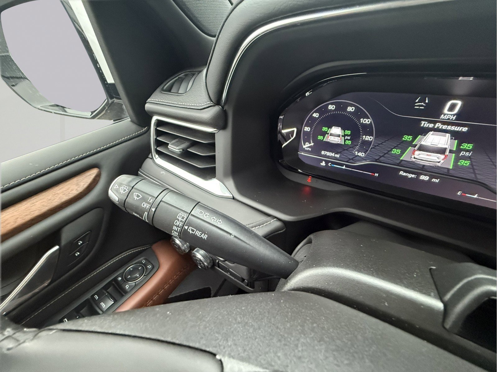 Certified 2023 GMC Yukon Denali Ultimate image 32