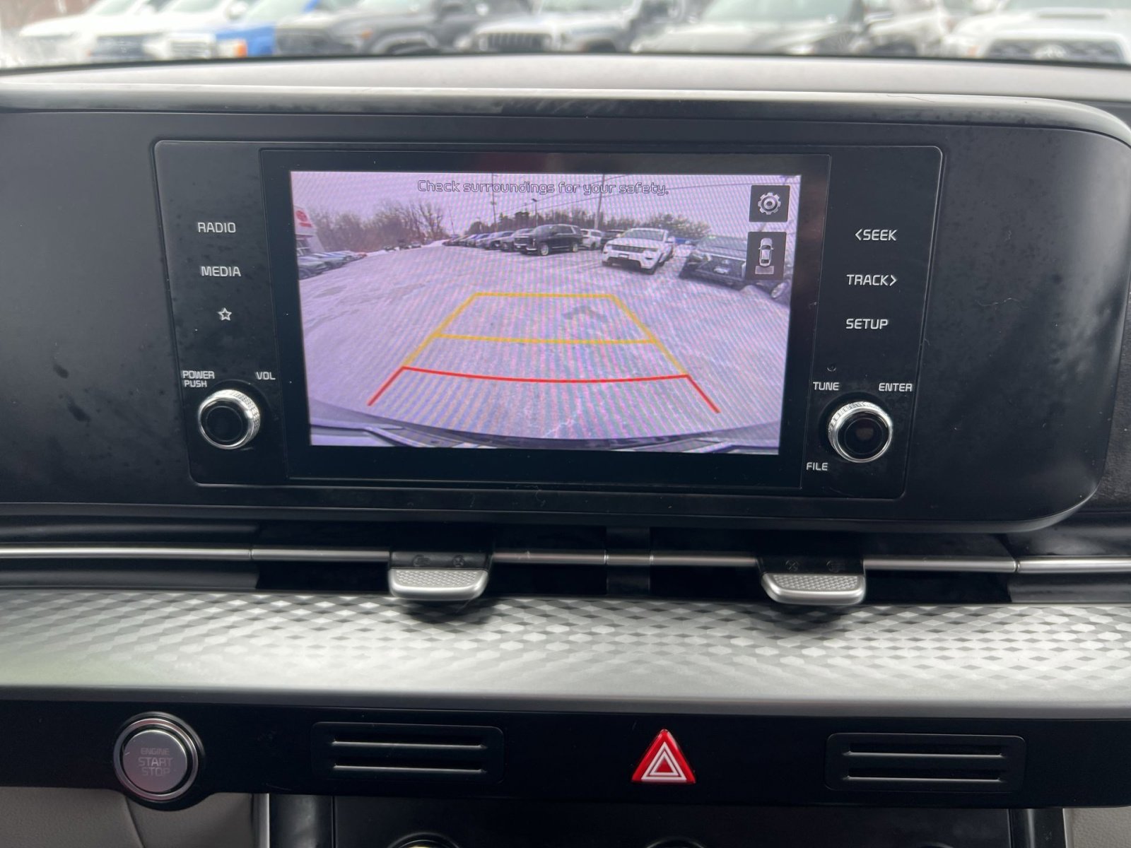 Used 2022 Kia Carnival LX image 19