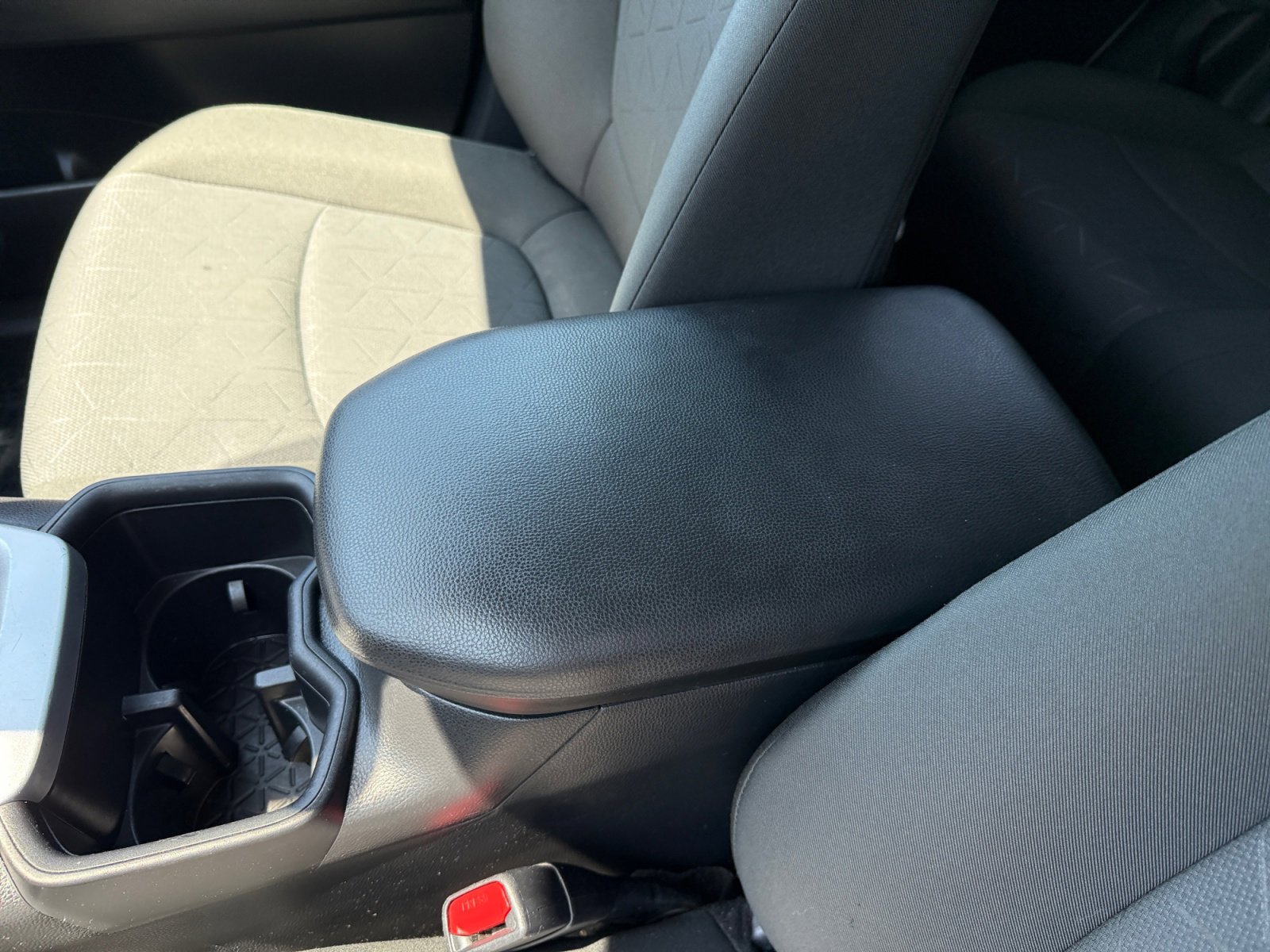 Used 2024 Toyota RAV4 XLE FWD image 14