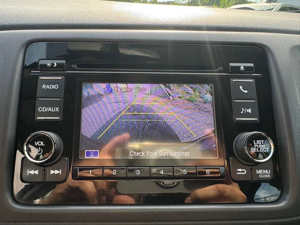 Used 2016 Honda HR-V LX image 29