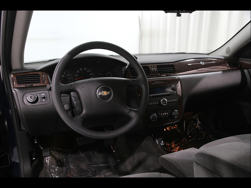 Used 2010 Chevrolet Impala LS FWD image 6