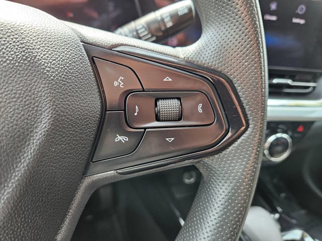 Used 2025 Chevrolet Trax LT FWD image 35