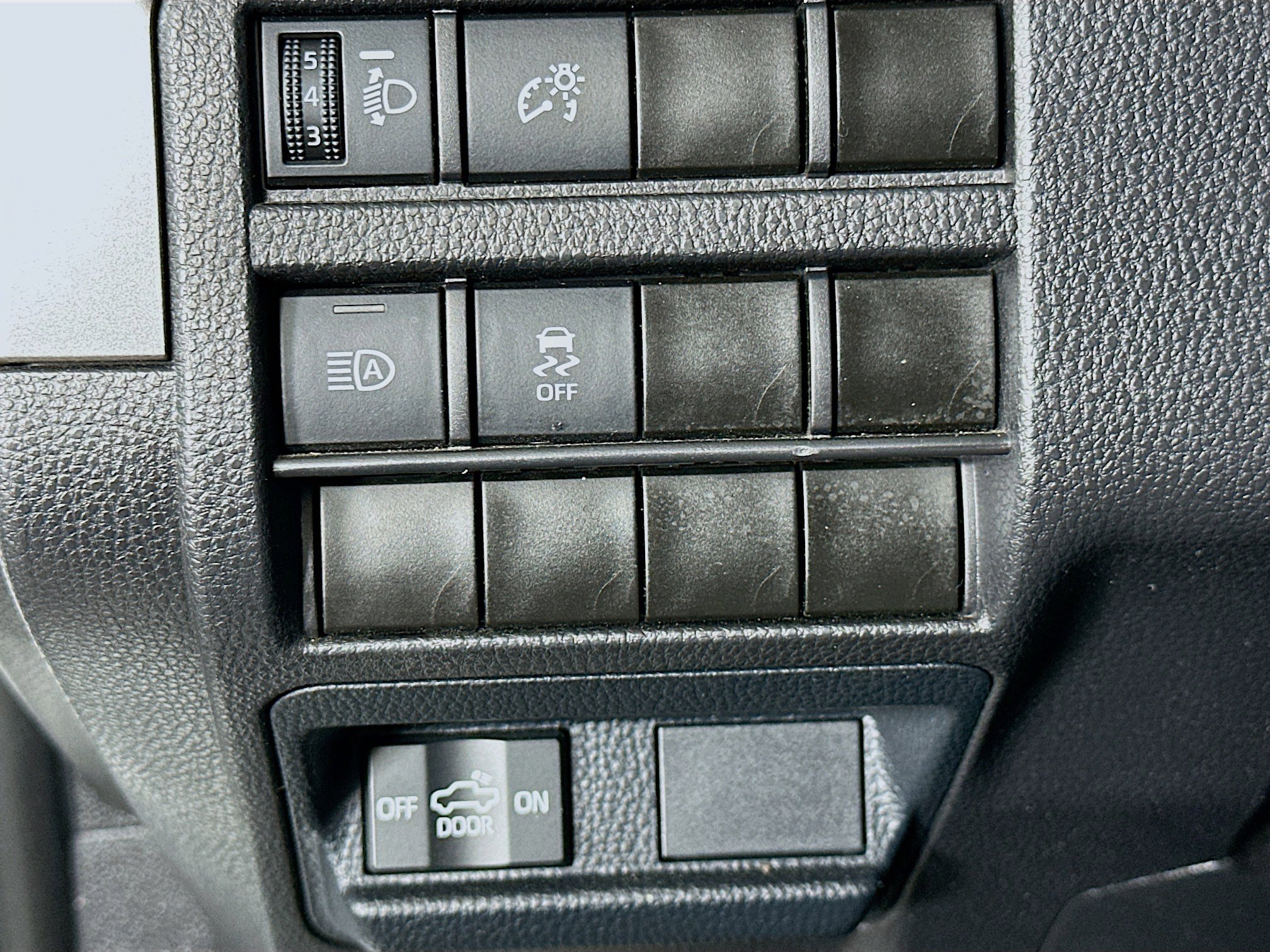 Used 2024 Toyota Tacoma SR5 image 17