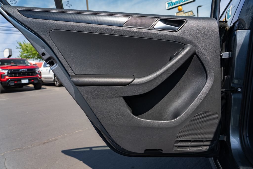 Used 2015 Volkswagen Jetta TDI SEL FWD image 24
