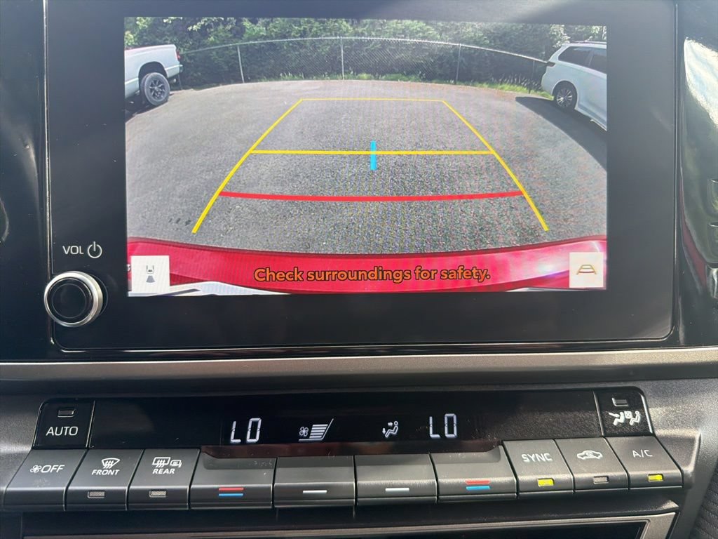 Used 2025 Toyota Camry SE FWD image 16
