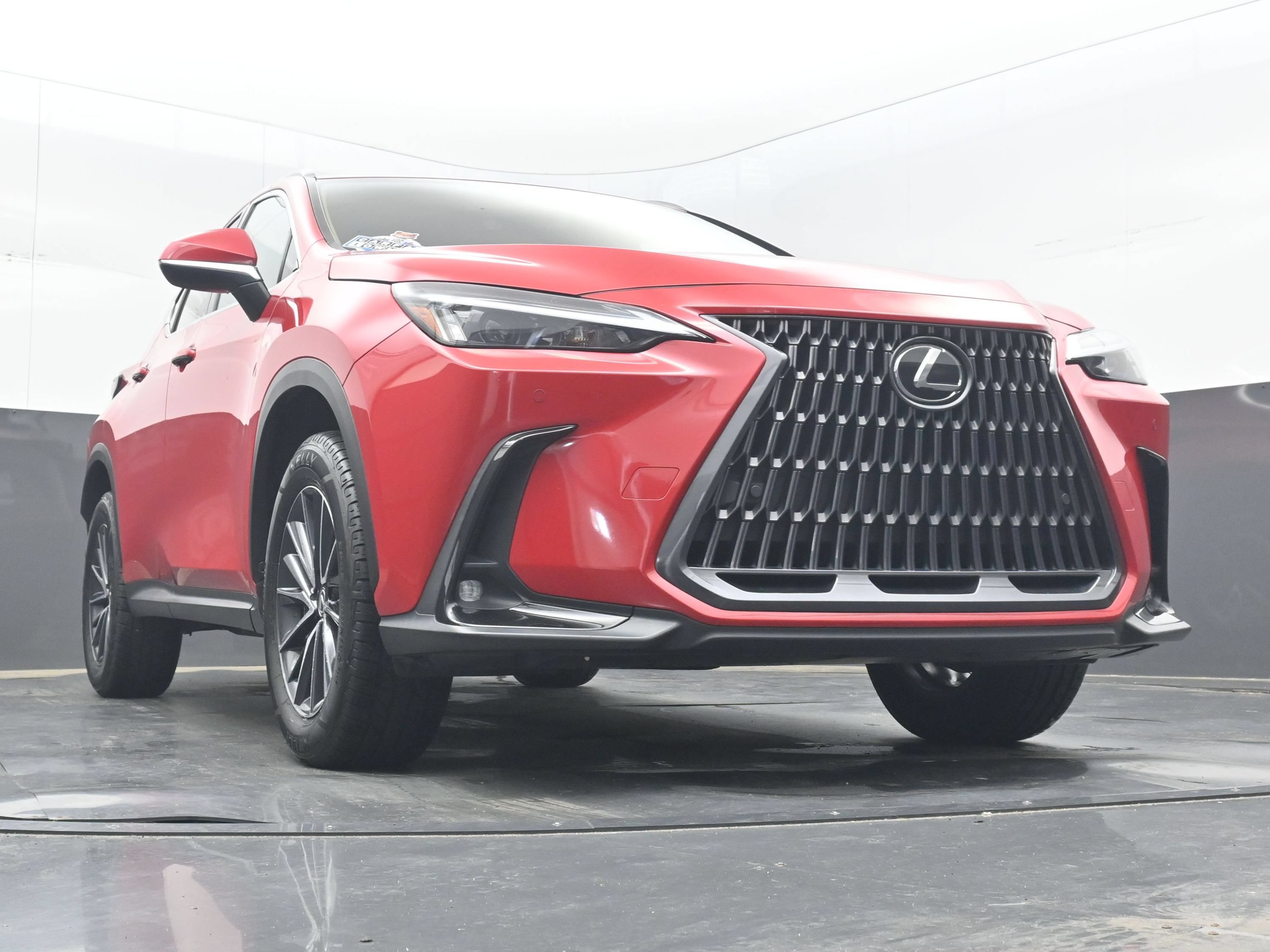 Used 2025 Lexus NX 250 FWD w/ Towing Package (2000 Lbs) image 24