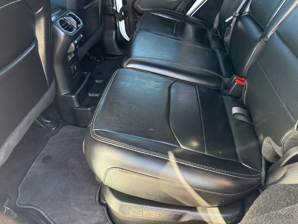 Used 2021 Jeep Wrangler Unlimited Sahara AWD/4WD image 11