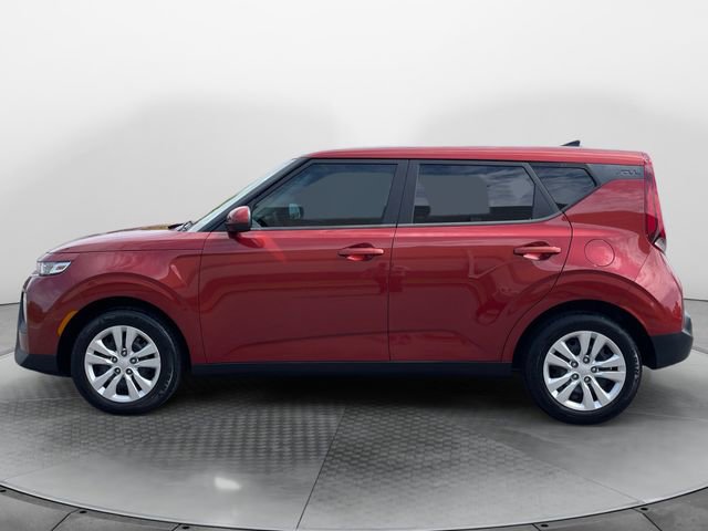Used 2022 Kia Soul LX image 2