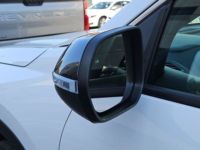 New 2027 Chevrolet Traverse LT w/ LPO, Cargo Package FWD image 20