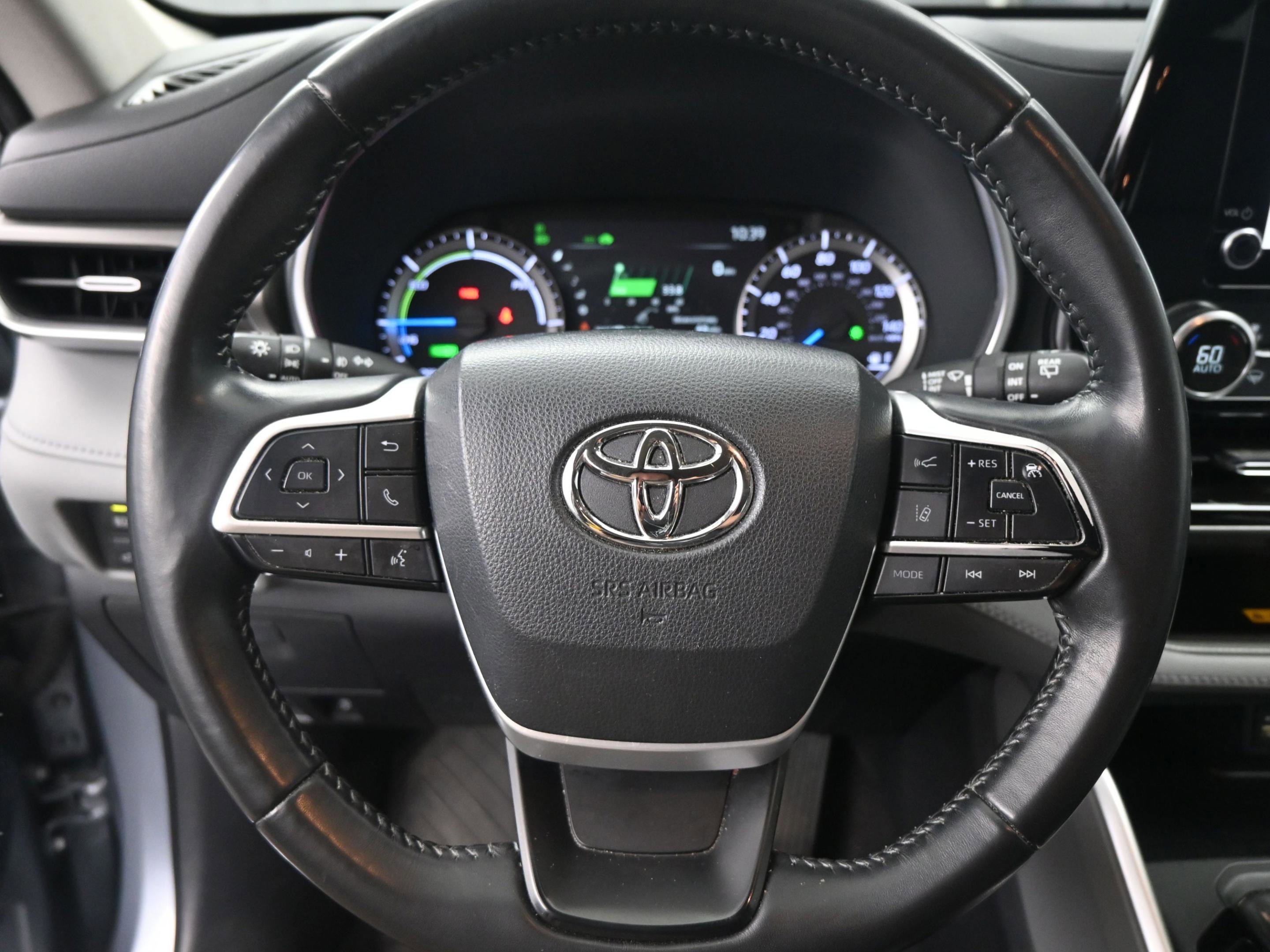 Used 2023 Toyota Highlander XLE image 27