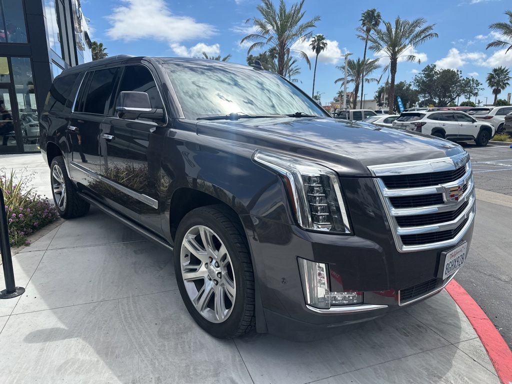 Used 2018 Cadillac Escalade ESV Premium Luxury image 27