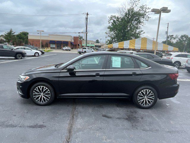 Used 2021 Volkswagen Jetta SE FWD image 4