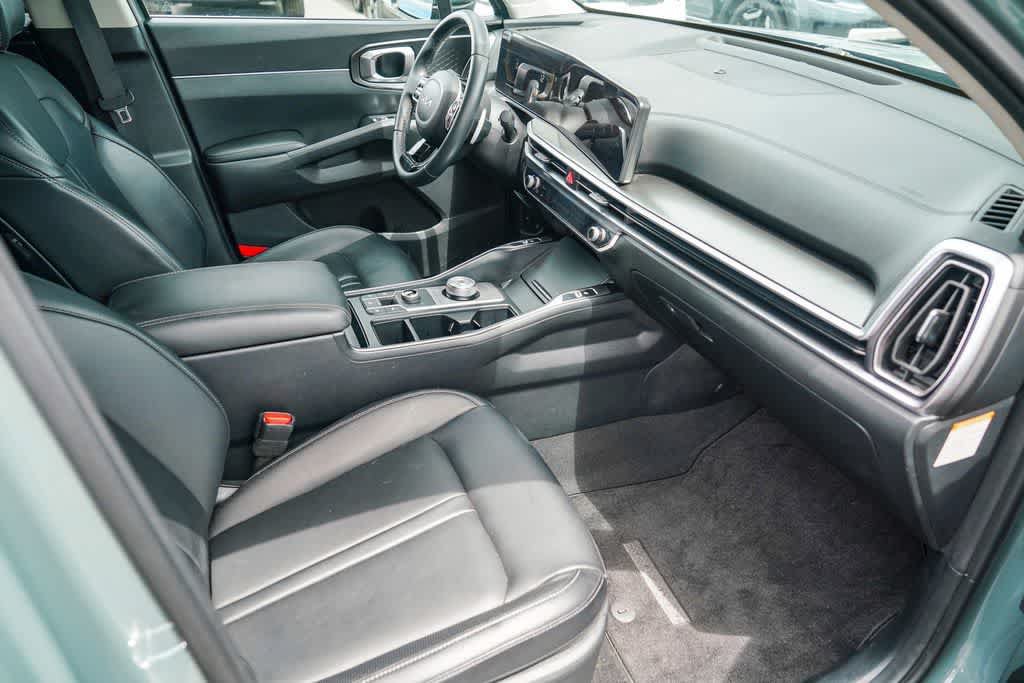 Certified 2025 Kia Sorento EX AWD/4WD image 15
