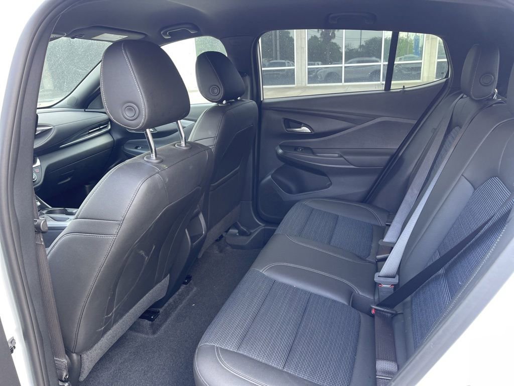 Used 2025 Buick Envista Preferred image 9