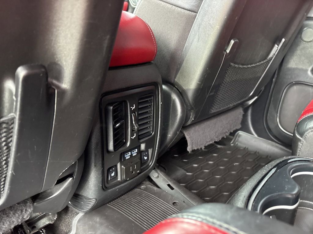 Used 2022 Dodge Durango R/T w/ Tow 'N Go Package AWD/4WD image 27
