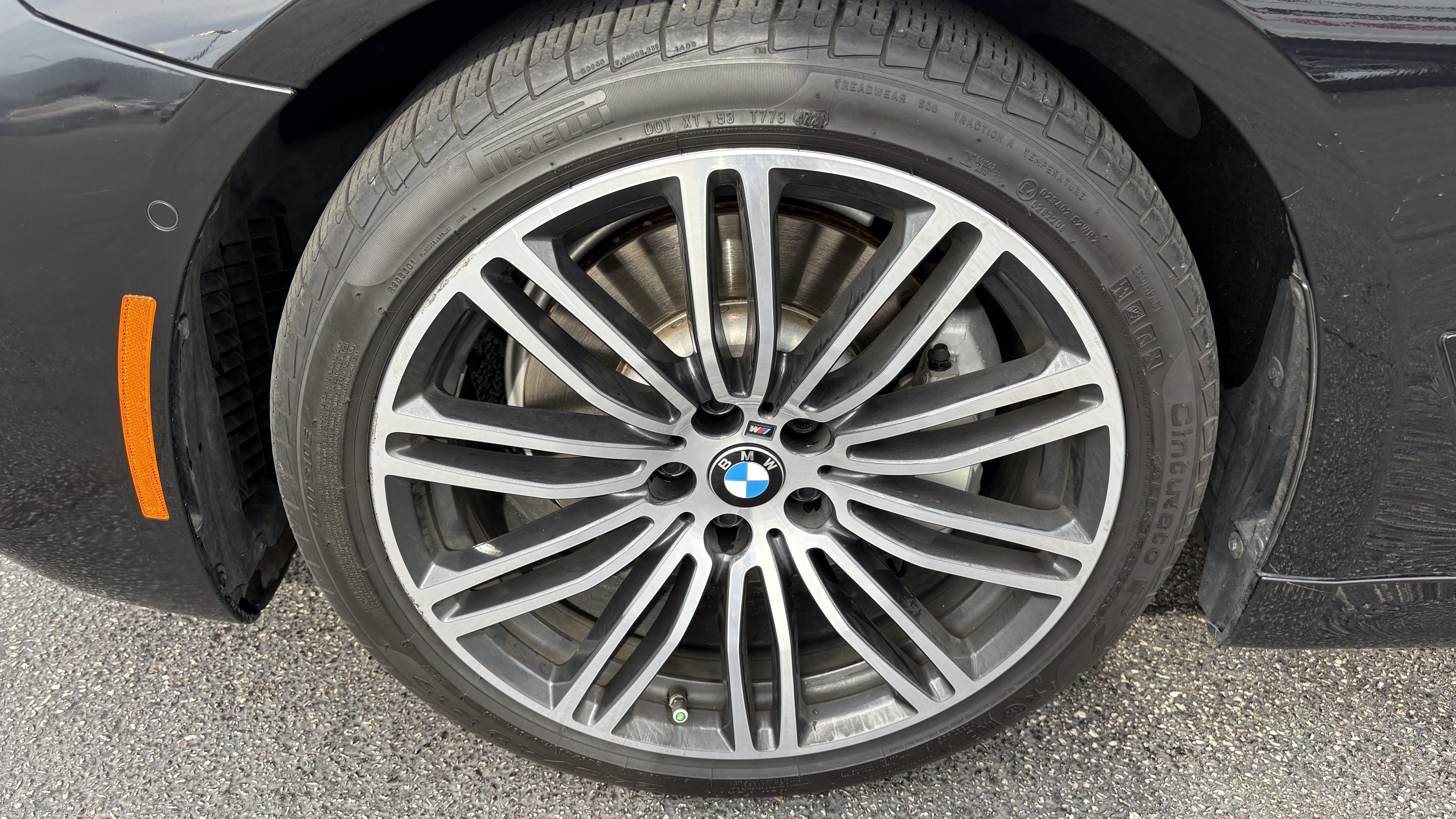 Used 2019 BMW 530i xDrive w/ M Sport Package AWD/4WD image 12