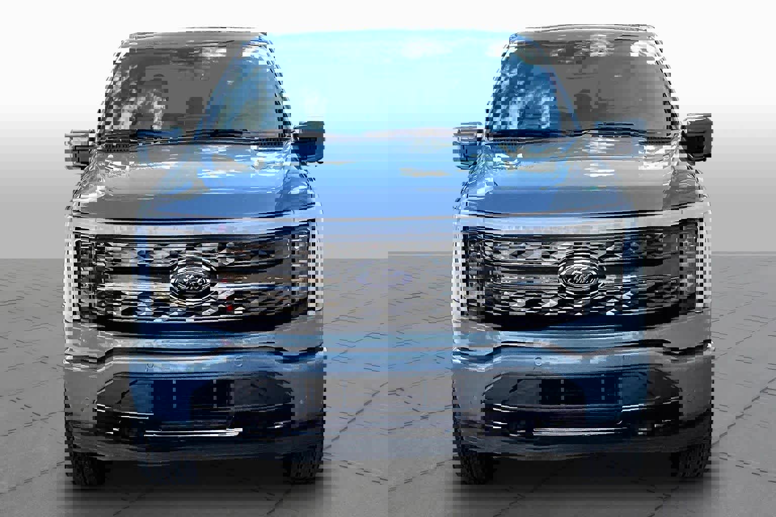 Used 2023 Ford F150 Lightning Platinum image 3