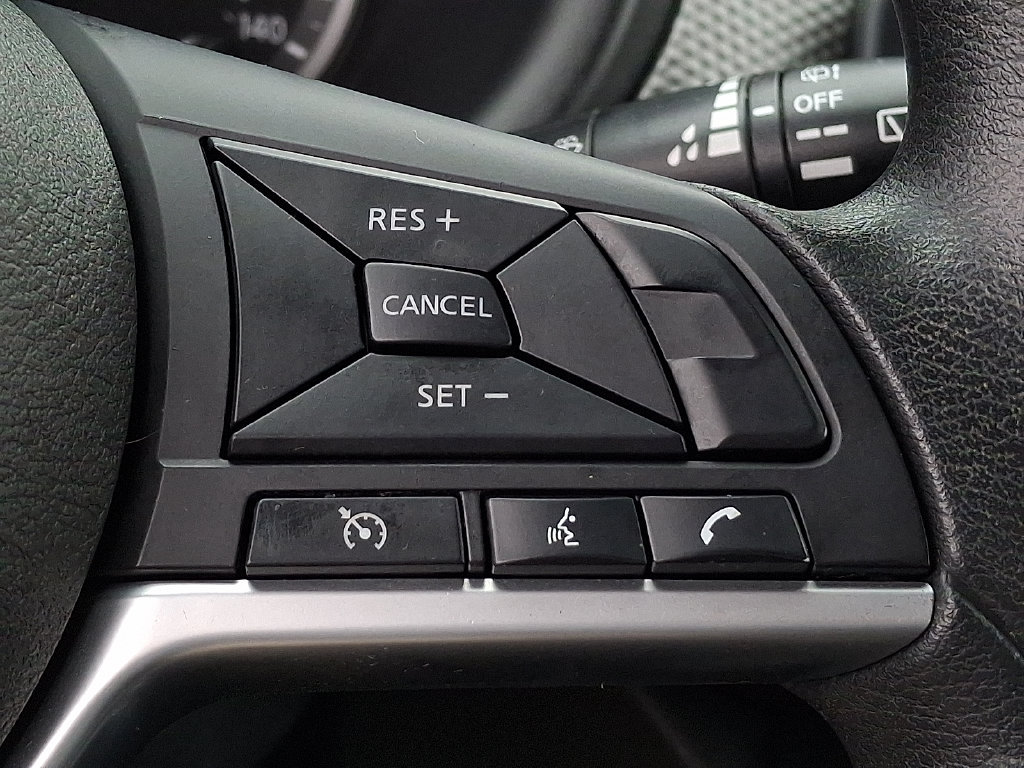 Used 2019 Nissan Kicks SV w/ Exterior Package FWD image 17
