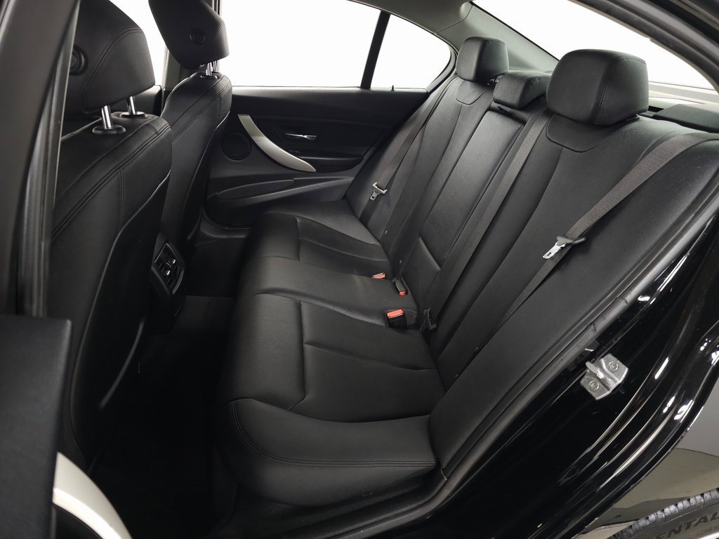 Used 2018 BMW 320i xDrive Sedan image 24