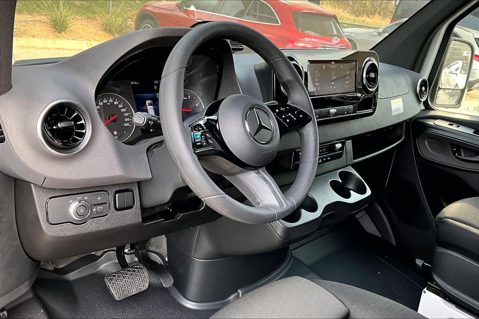 New 2025 Mercedes-Benz Sprinter 2500 image 10