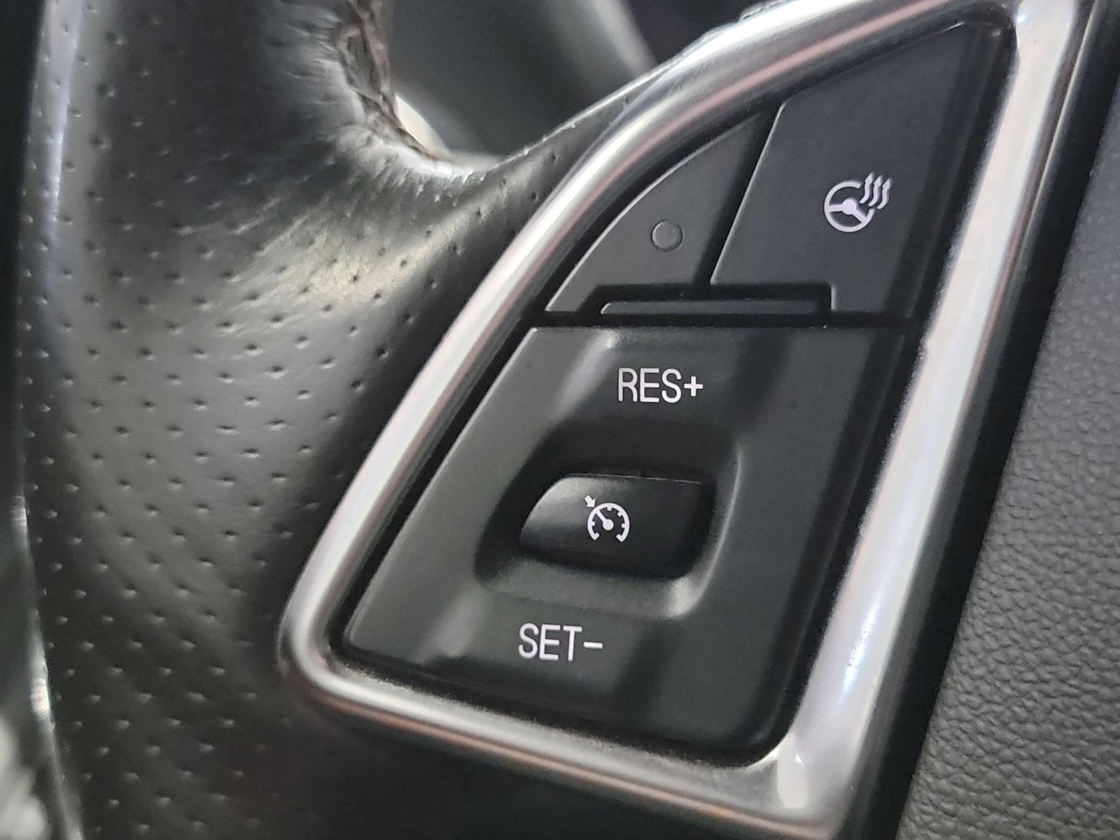 Used 2018 Chevrolet Camaro LT RWD image 33