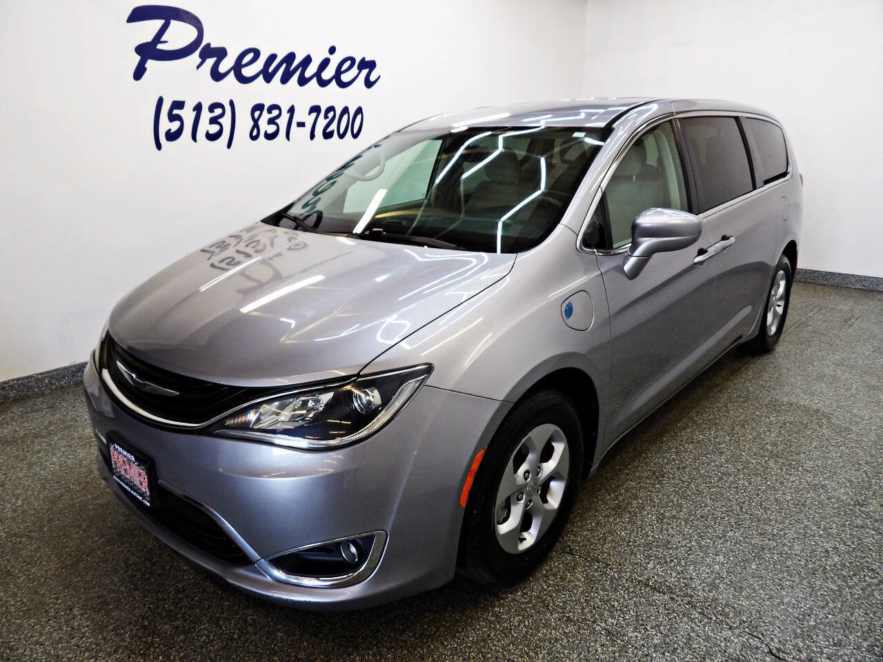 Used 2017 Chrysler Pacifica Touring Plus FWD image 1