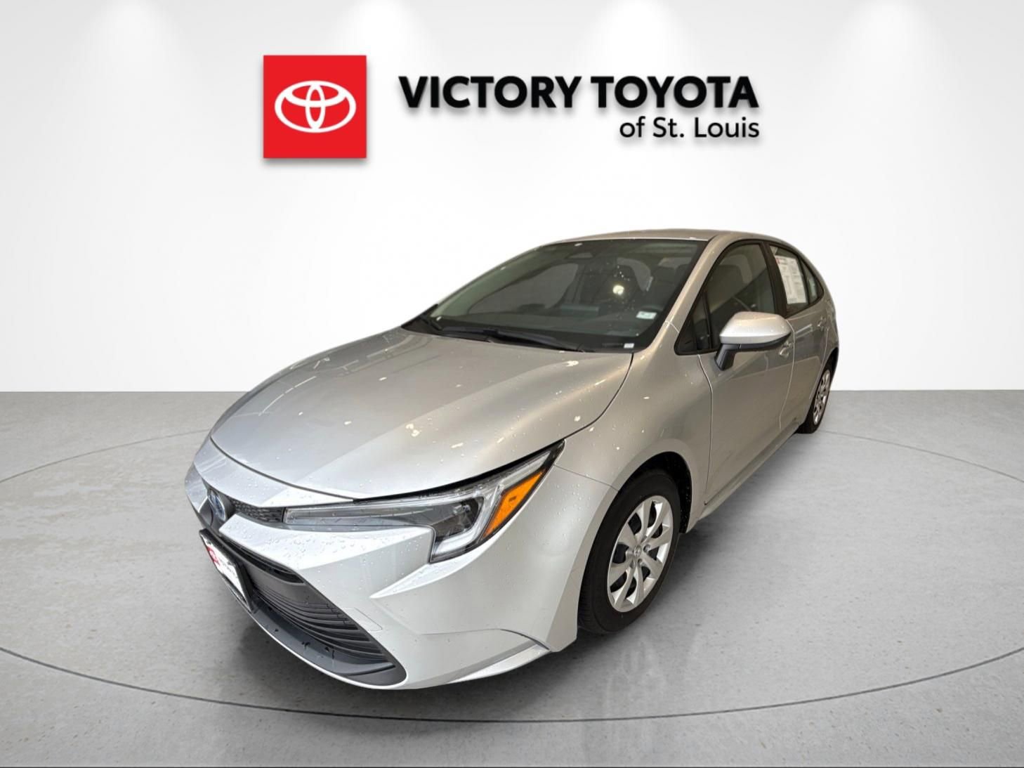 Used 2025 Toyota Corolla LE FWD image 7