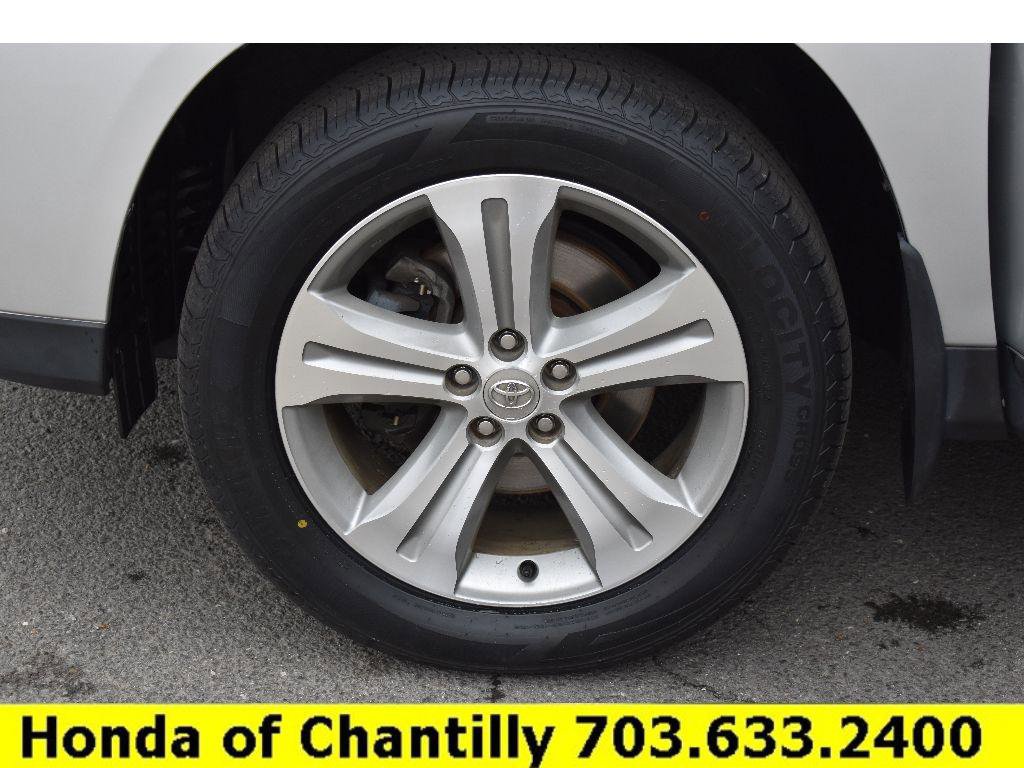 Used 2013 Toyota Highlander Limited image 32