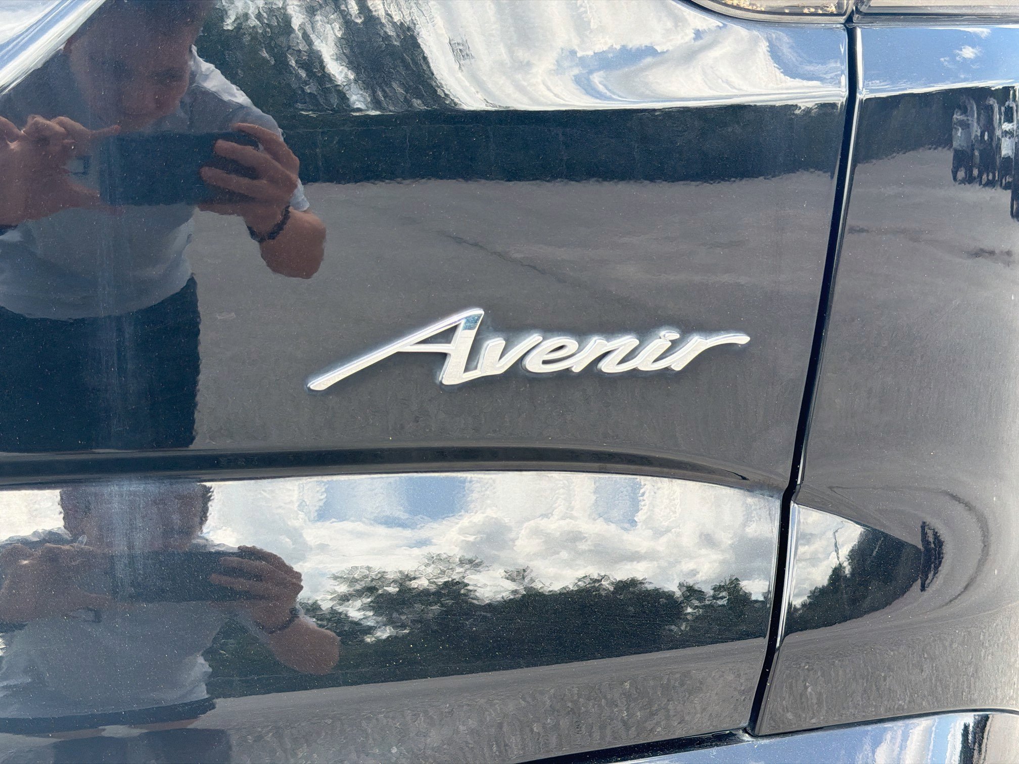 Used 2024 Buick Enclave Avenir w/ Avenir Technology Package FWD image 47