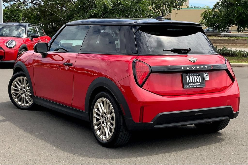 Certified 2025 MINI Cooper S FWD image 11