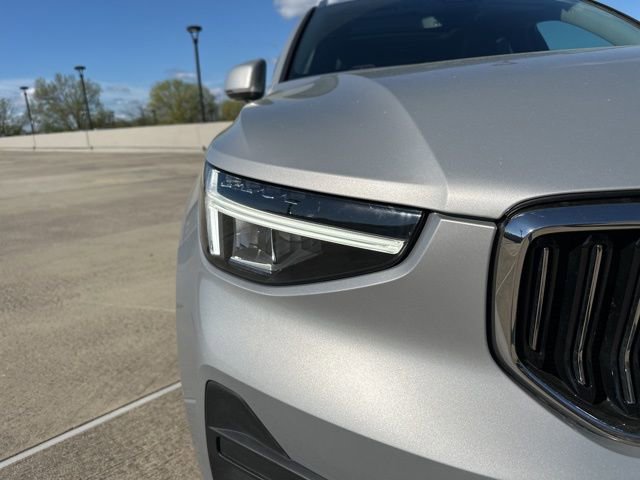 Certified 2025 Volvo XC40 B5 Core image 12
