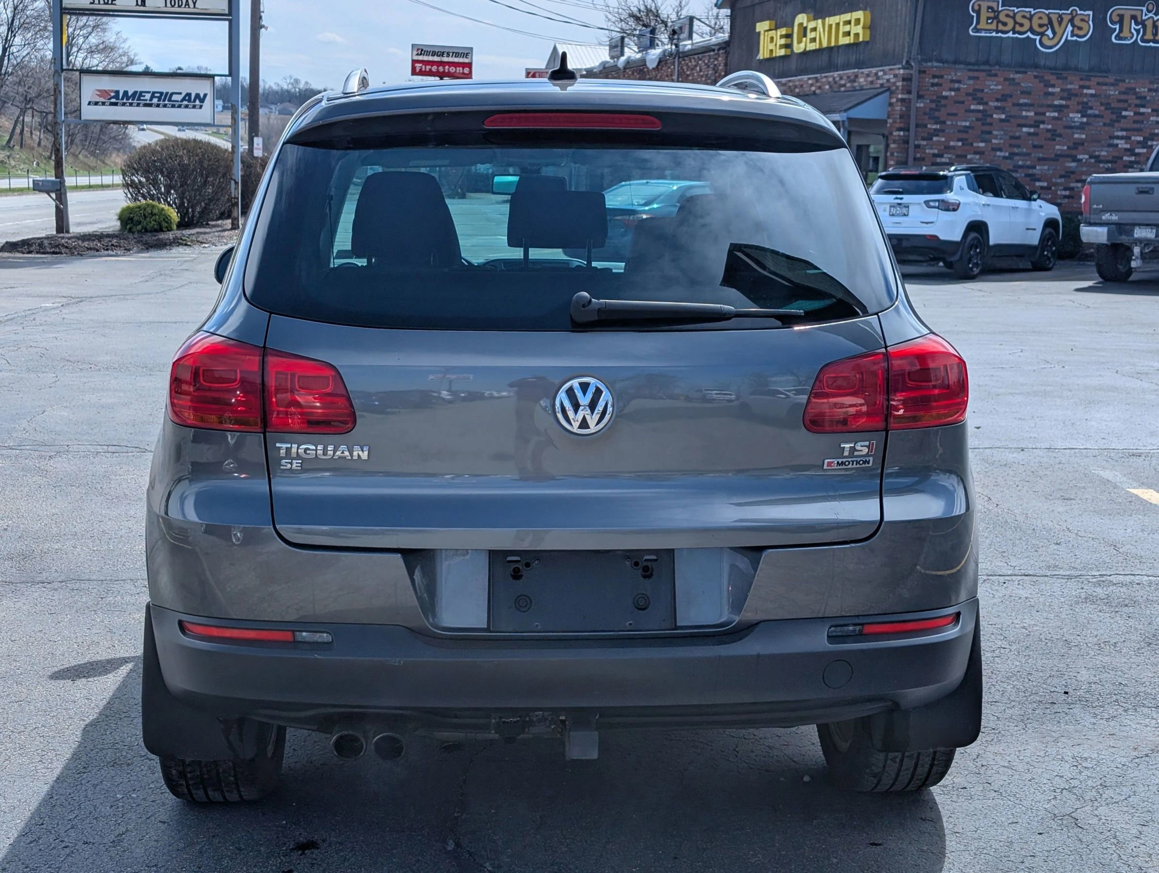 Used 2016 Volkswagen Tiguan SE AWD/4WD image 4