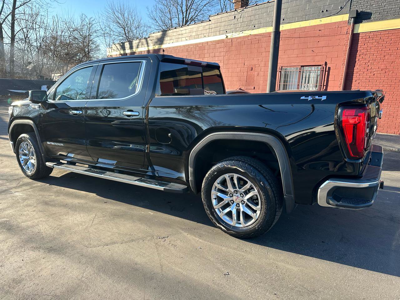 Used 2019 GMC Sierra 1500 SLT w/ SLT Premium Plus Package image 5