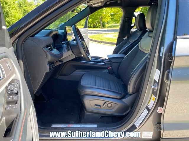 Used 2025 Ford Explorer ST-Line w/ ST-Line Street Pack AWD/4WD image 17