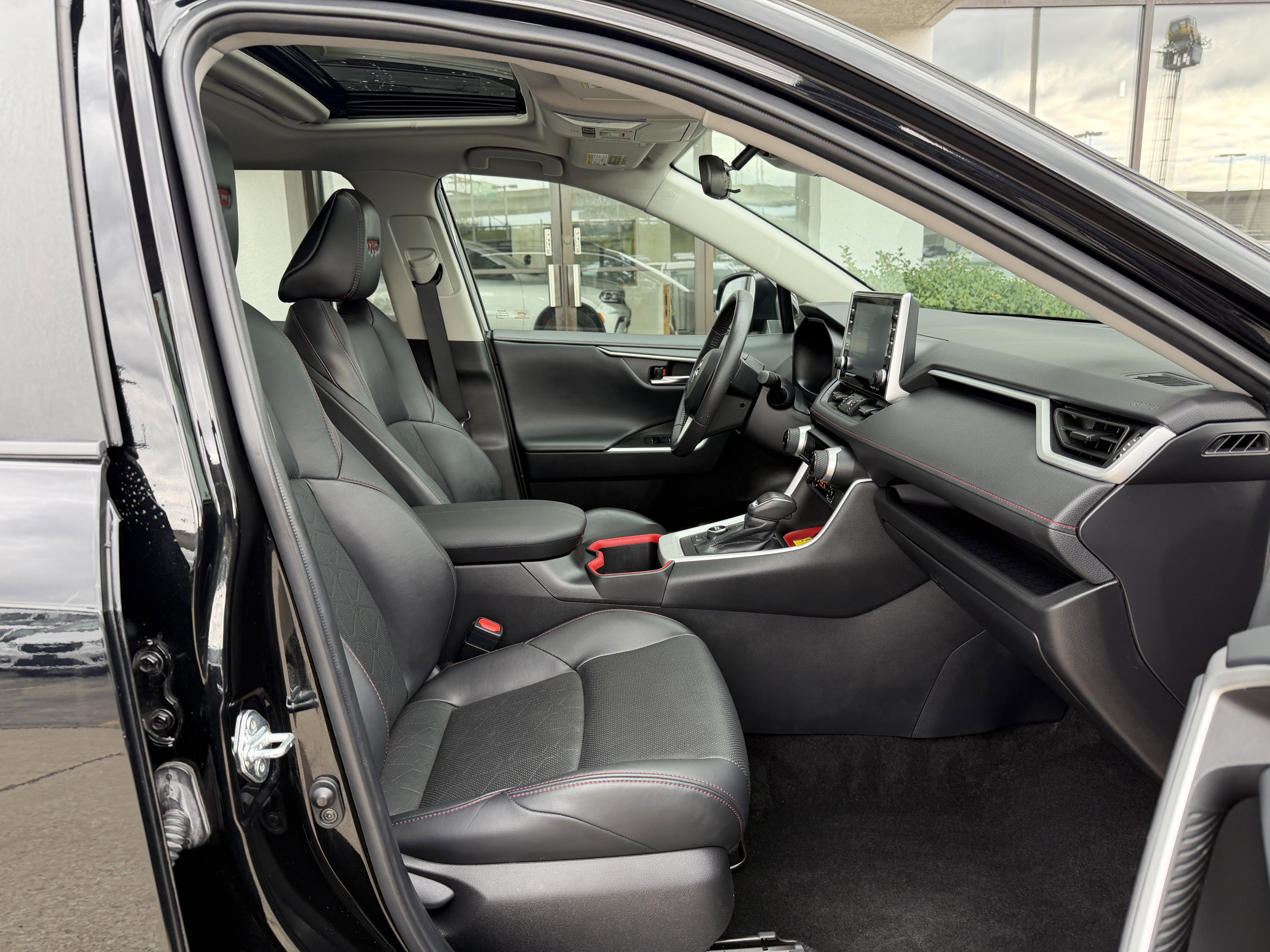 Used 2022 Toyota RAV4 TRD Off-Road image 22