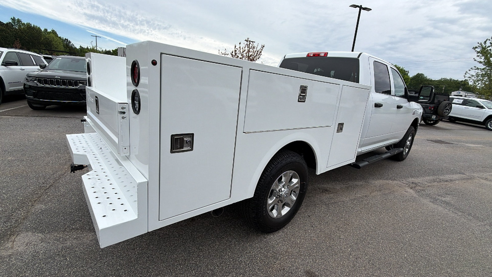 New 2026 RAM 3500 Tradesman w/ Chrome Appearance Group A AWD/4WD image 8