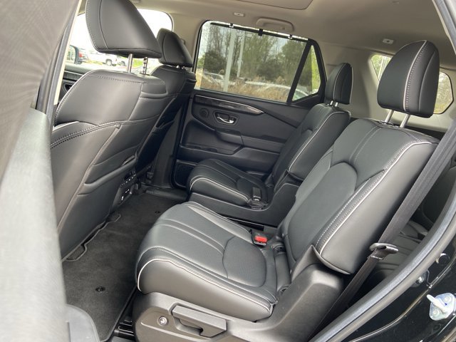 Used 2025 Honda Pilot Elite image 15