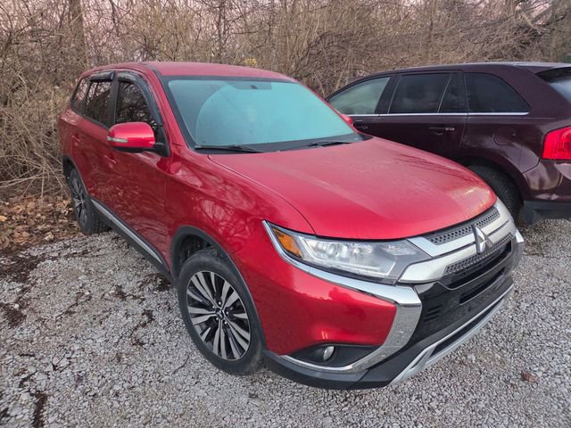 Used 2019 Mitsubishi Outlander SE image 3