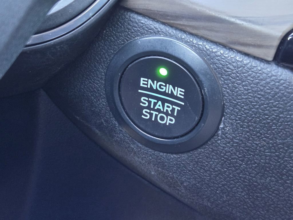 Used 2020 Ford Escape Titanium AWD/4WD image 30