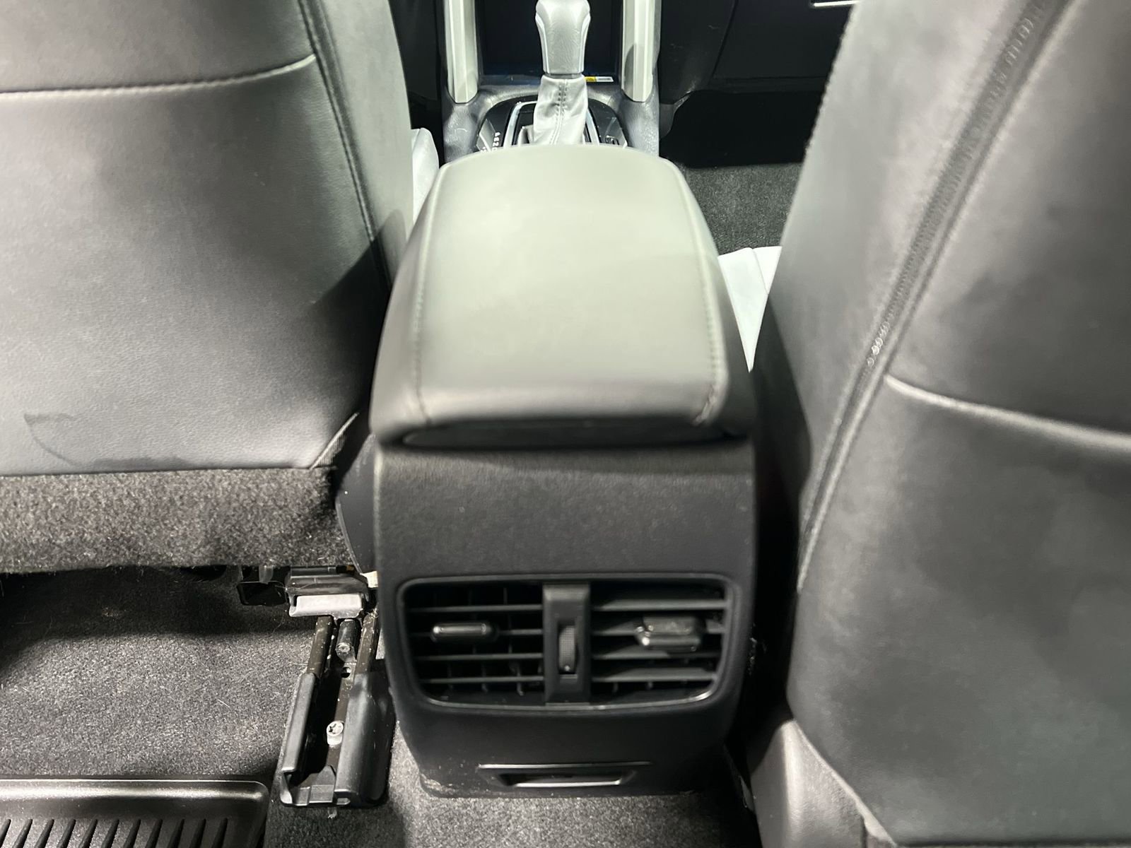 Used 2022 Toyota Corolla Cross XLE image 20