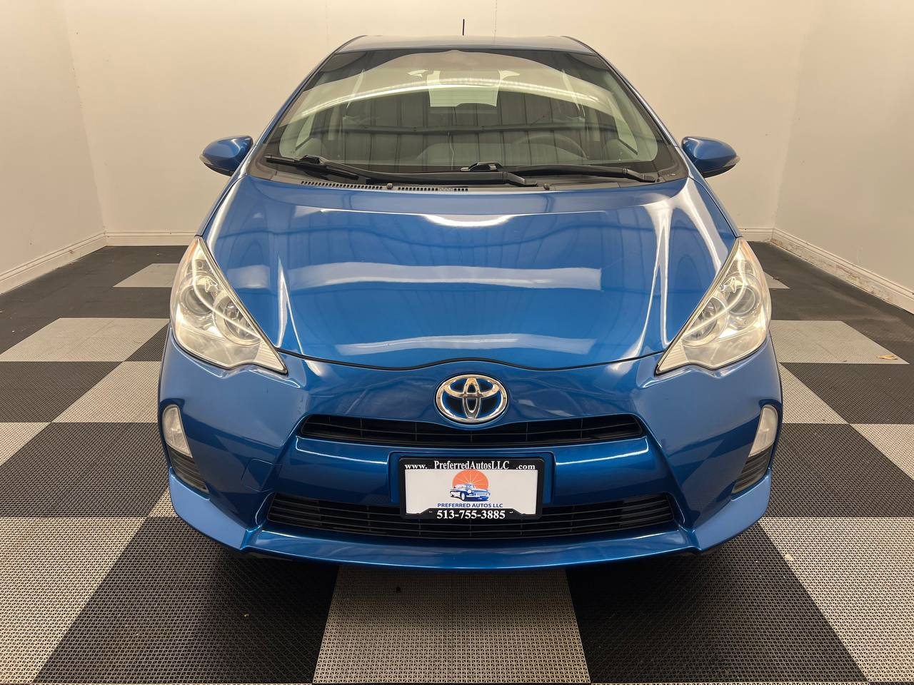 Used 2013 Toyota Prius C Three image 2