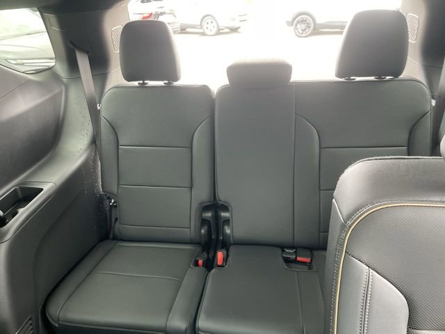 New 2026 Chevrolet Traverse High Country w/ LPO, Floor Liner Package image 24