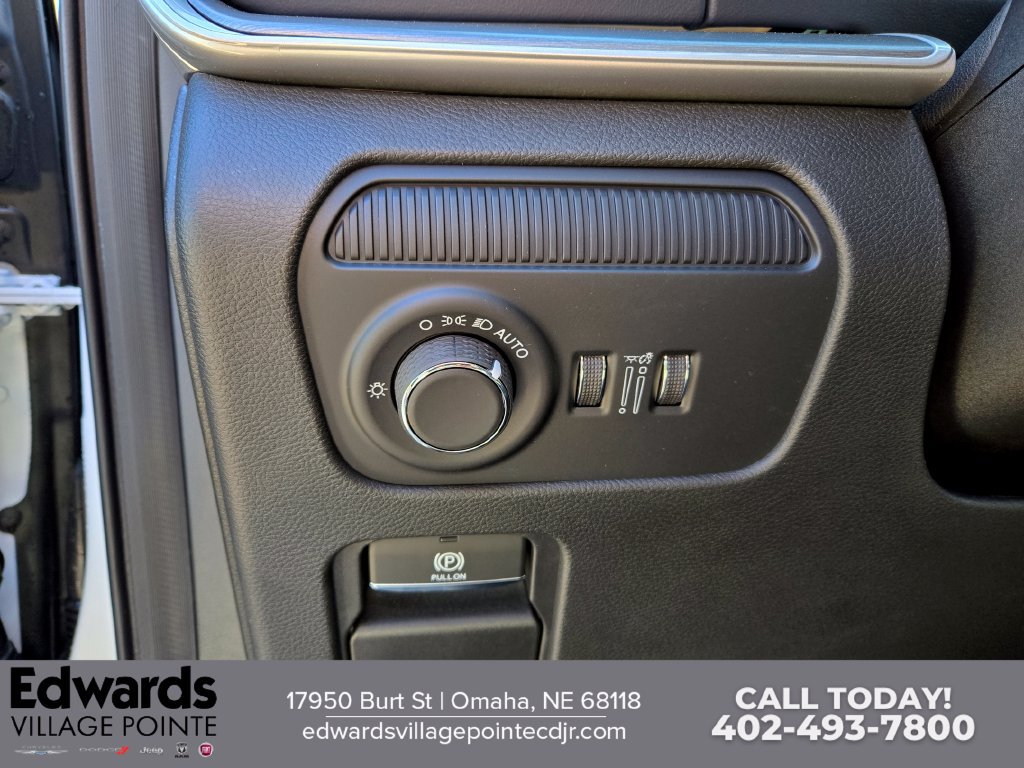 New 2026 Jeep Grand Wagoneer L Limited AWD/4WD image 12