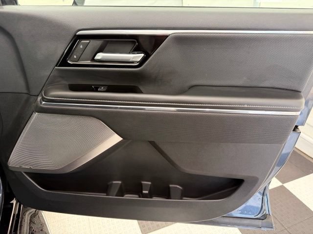 Used 2025 GMC Sierra EV Denali AWD/4WD image 25