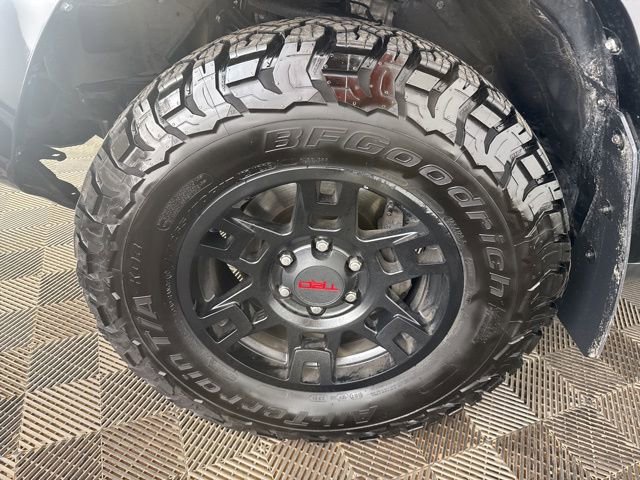 Used 2019 Toyota 4Runner TRD Off-Road Premium AWD/4WD image 26