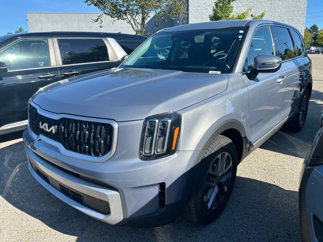 Used 2024 Kia Telluride LX FWD image 7