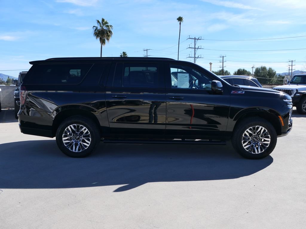 Used 2025 Chevrolet Suburban Z71 image 3